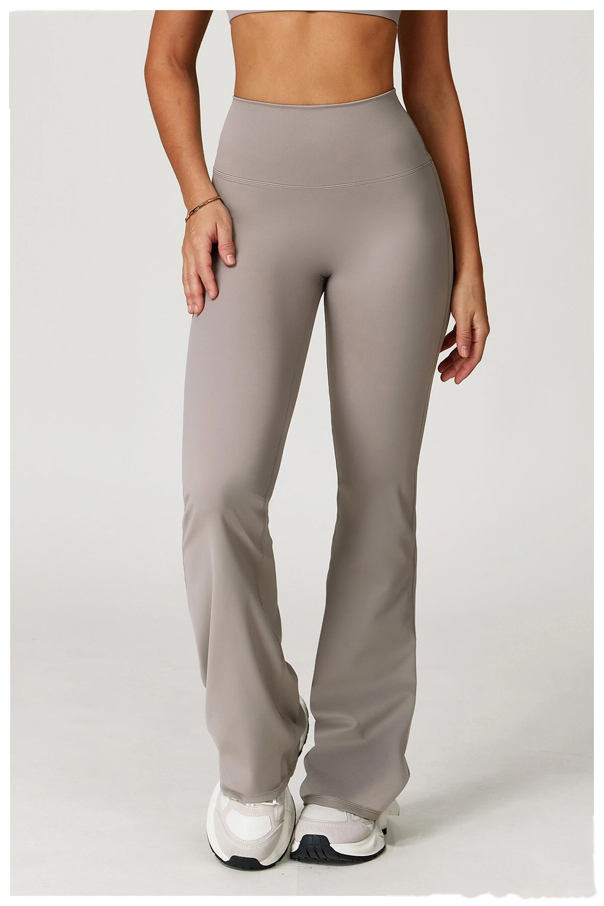 Soft and comfortable flared pants, wide legs and slim trousers, outdoor running and fitness pants detail