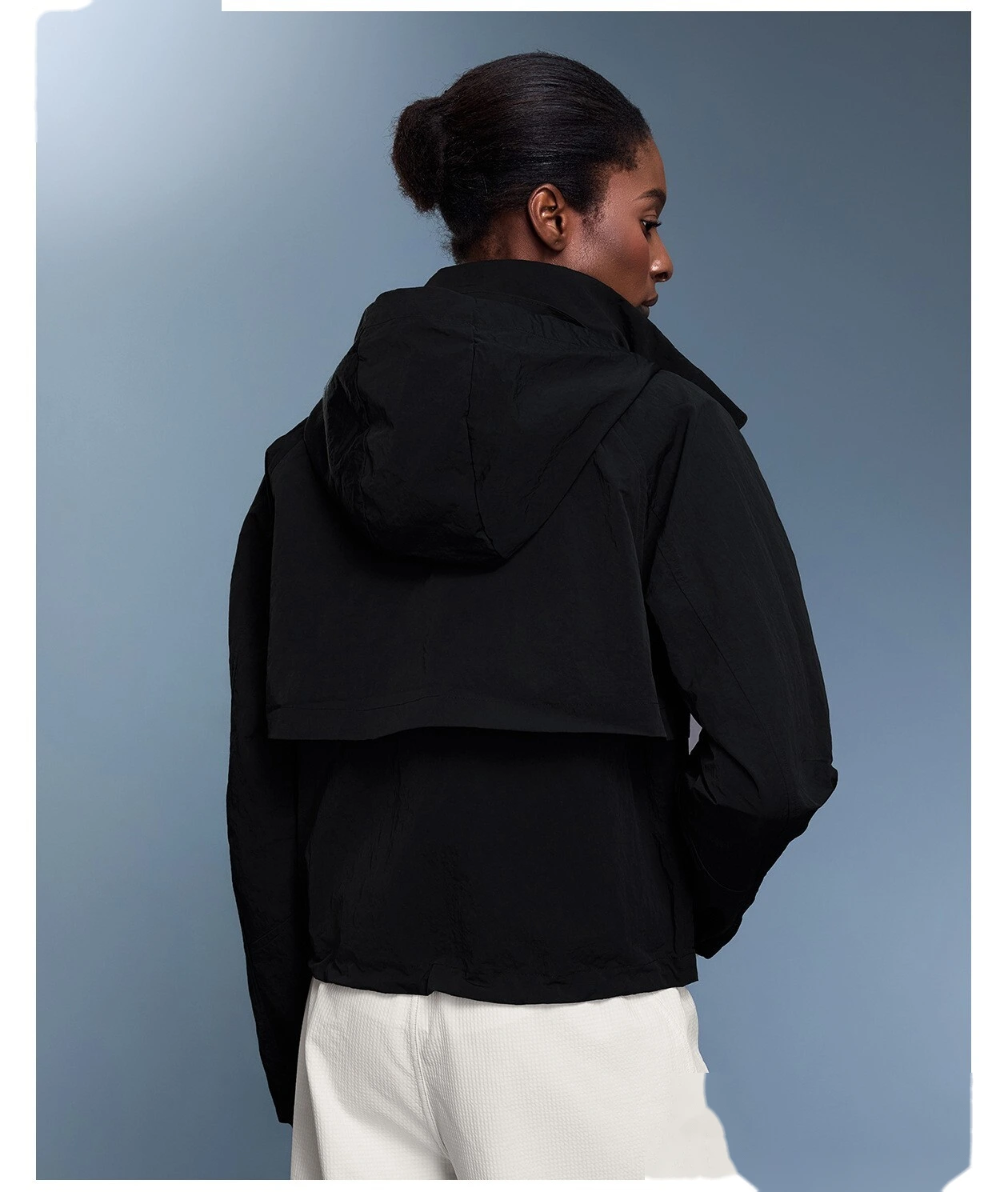 Customized outdoor waterproof sports windbreaker women's hooded casual jacket coat in autumn. detail
