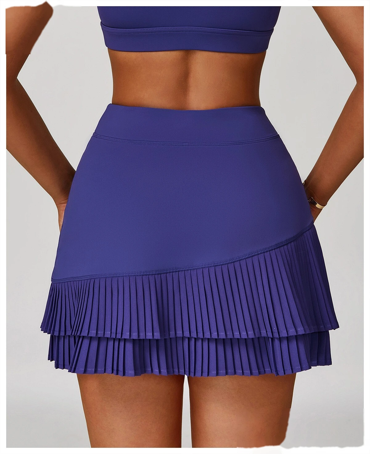 Customized sports skirt with high waist and pleated leggings pocket skirt to prevent exposure detail