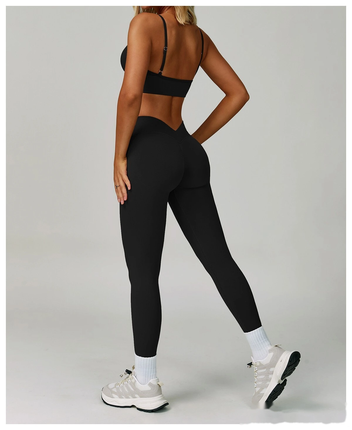 Customized seamless yoga pants V-shaped tight-fitting running quick-drying fitness pants detail