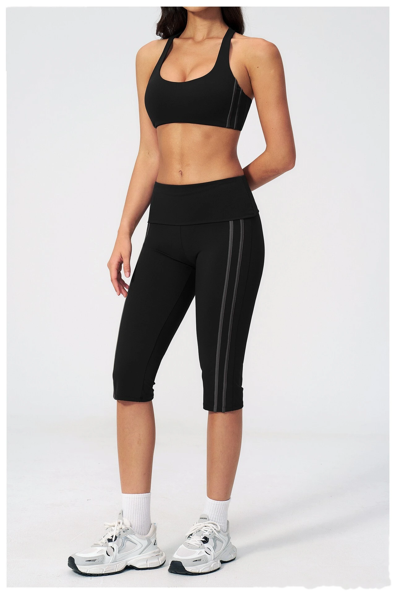 Custom Slim Fit Beauty Back Yoga Set Women, Outer Wear Quick Dry Running Fitness Activewear Set detail