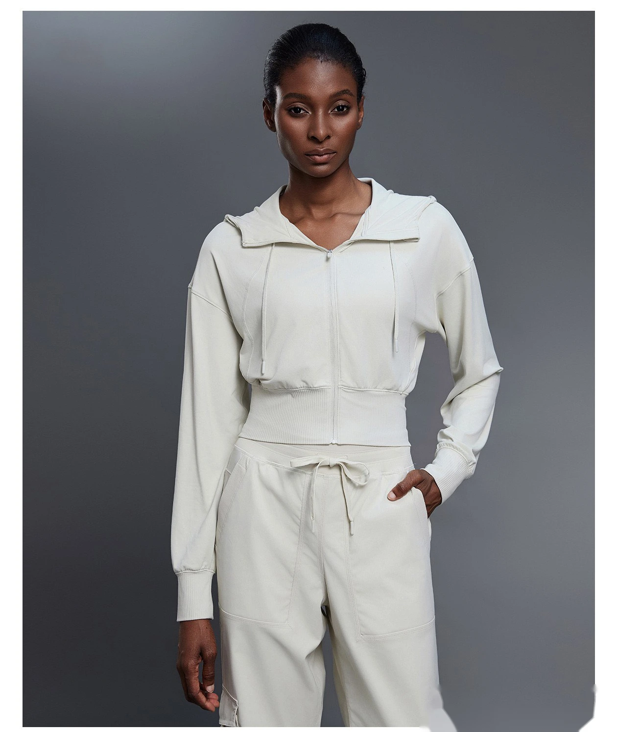 Customized hooded sports coat short waist cardigan long sleeve top yoga fitness clothes for women detail