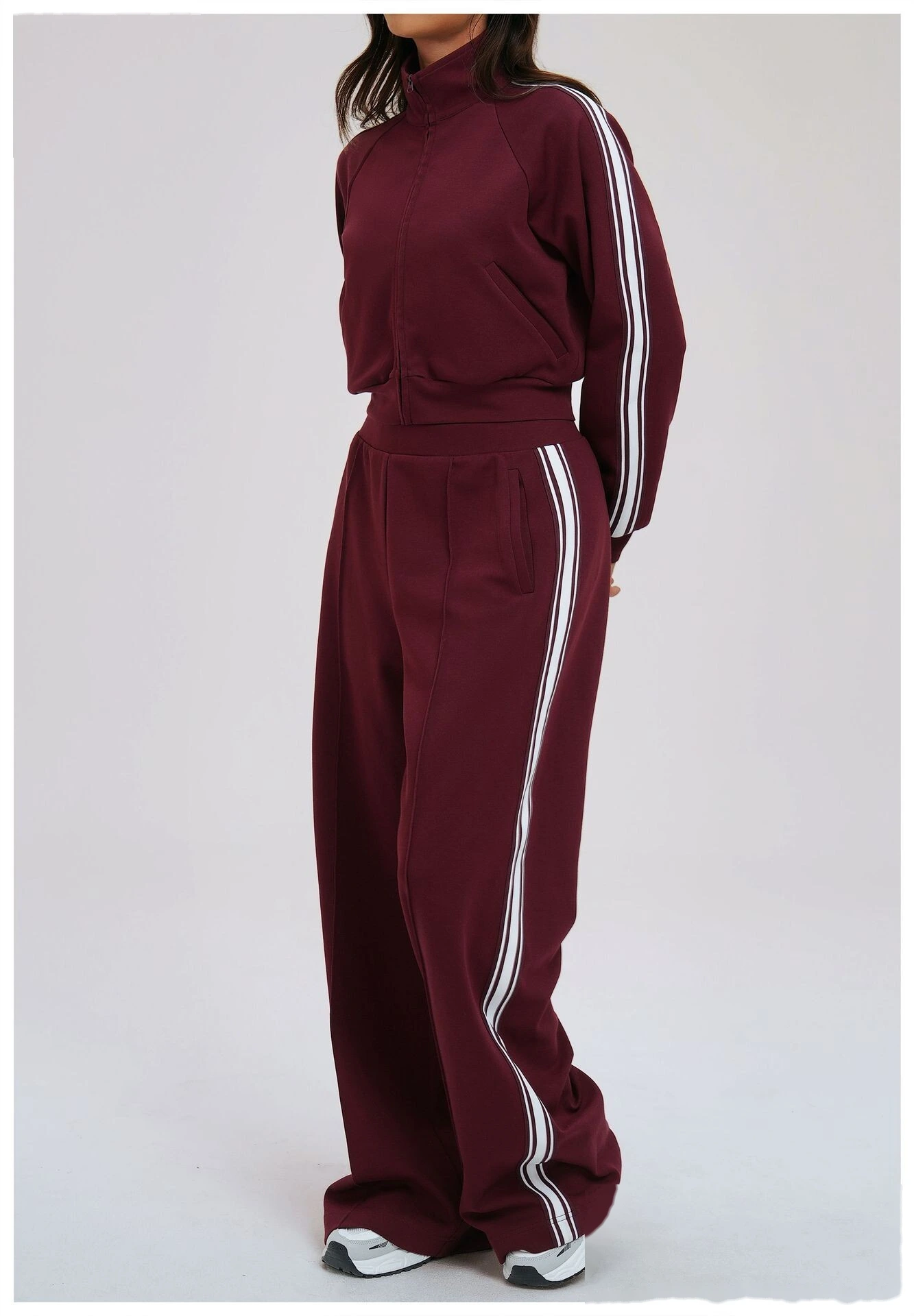 Bulk Custom Vertical Stripe Sports Pants - Loose Fit Comfortable Outdoor Running Casual Sweatpants detail