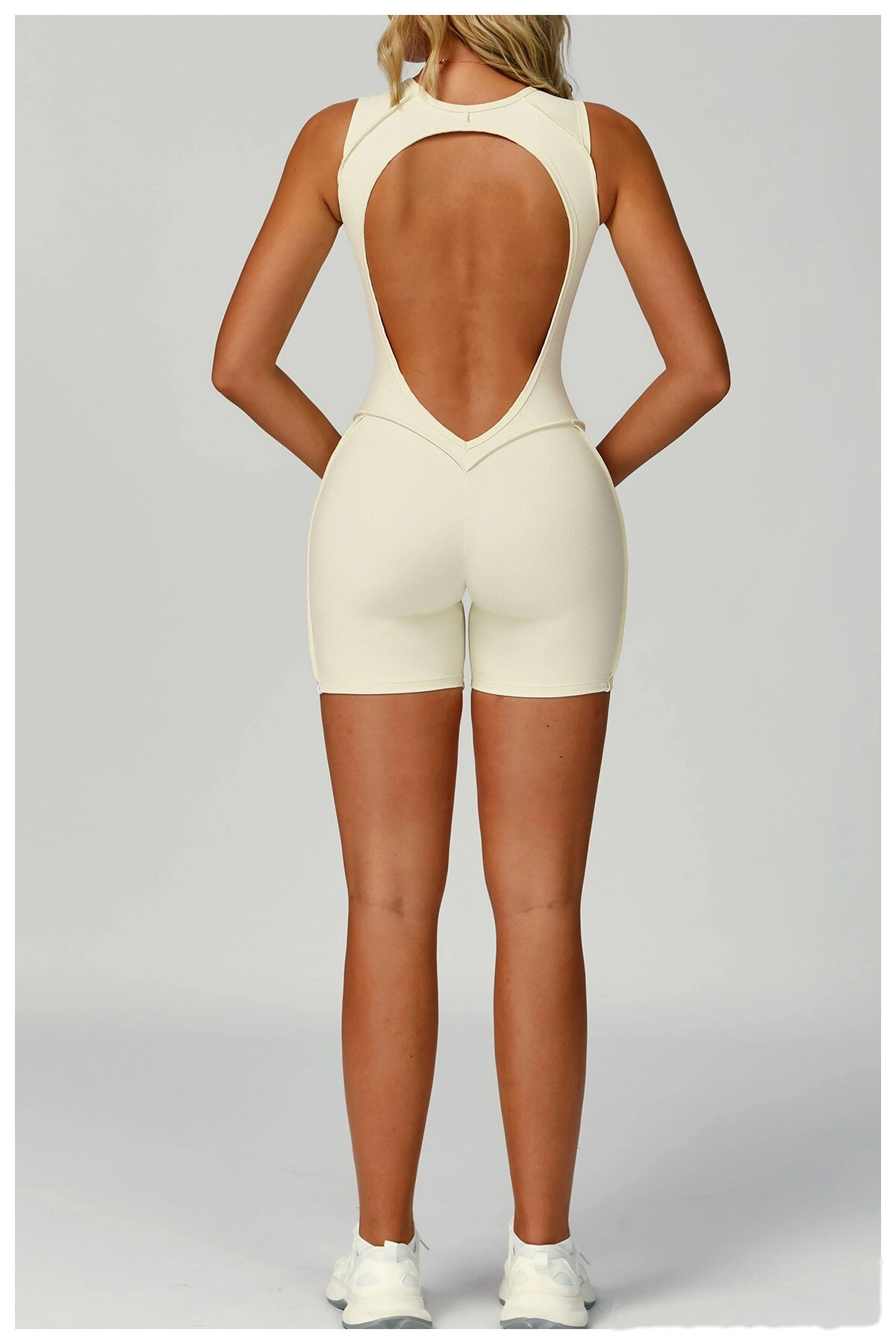Customized one-piece yoga clothes with beautiful back fashion one-piece women's running fitness clothes detail