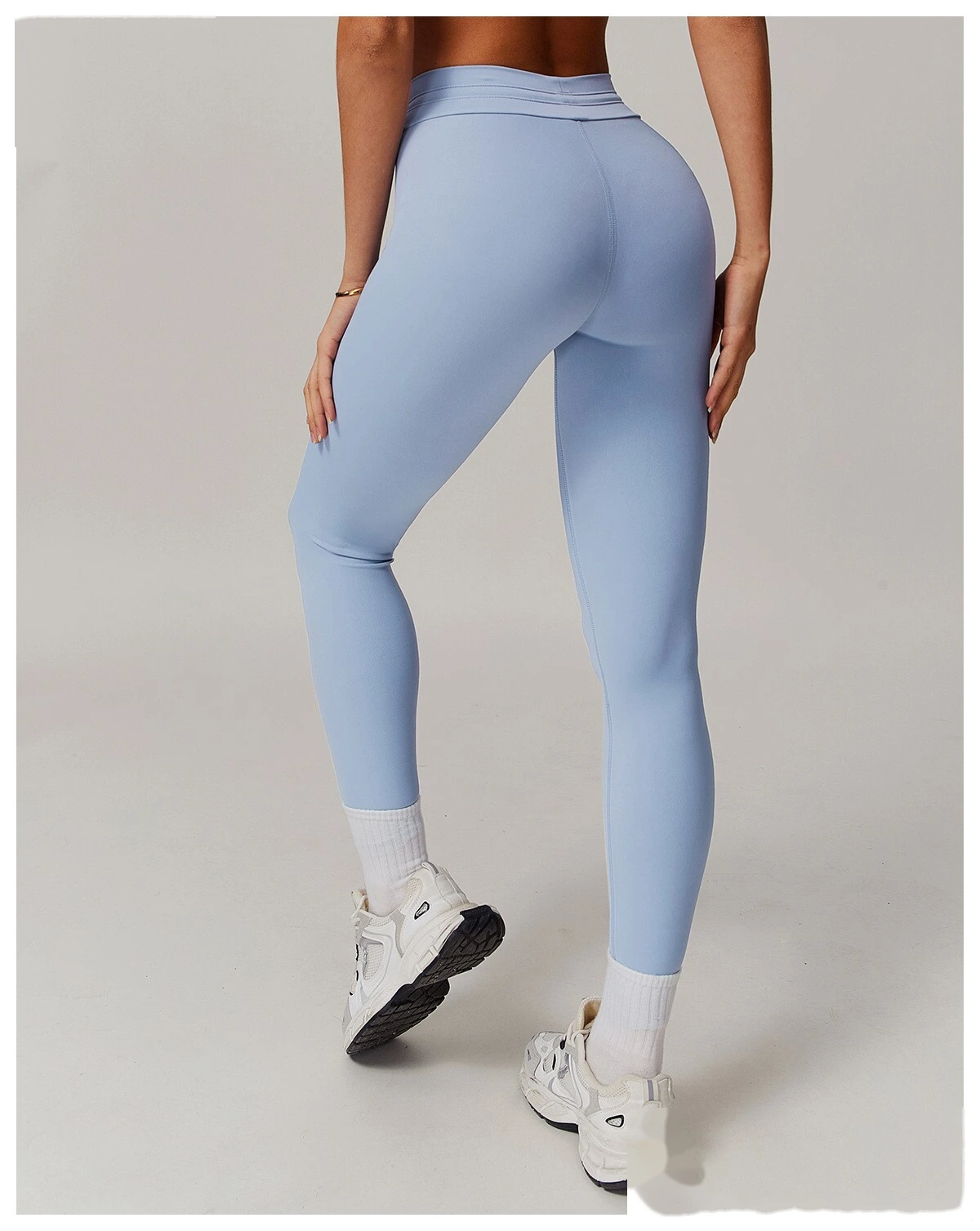 abdomen-lifting and hip-lifting fitness pants, and running pants with beautiful buttocks outside. detail