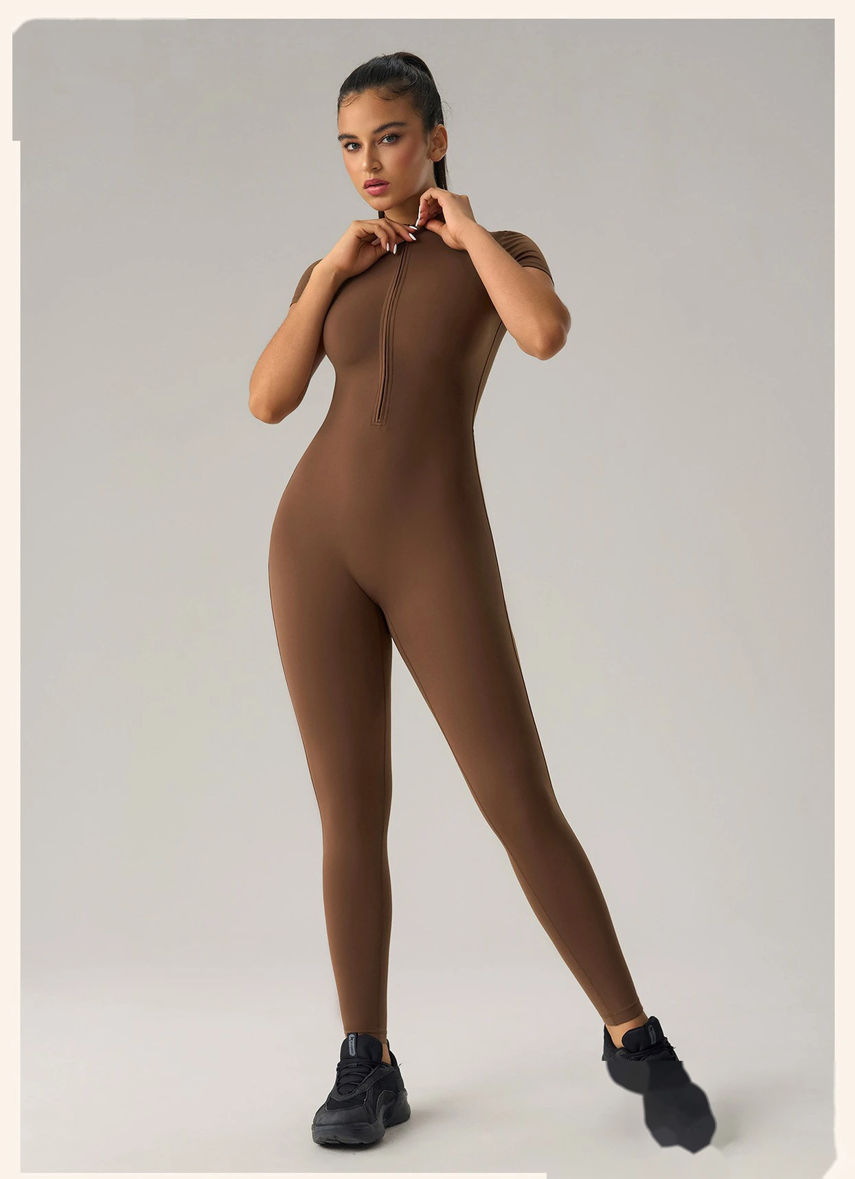 Custom Women’s Short Sleeve Zipper Front Yoga Bodysuit Tummy Control Butt Lifting Workout Jumpsuit detail