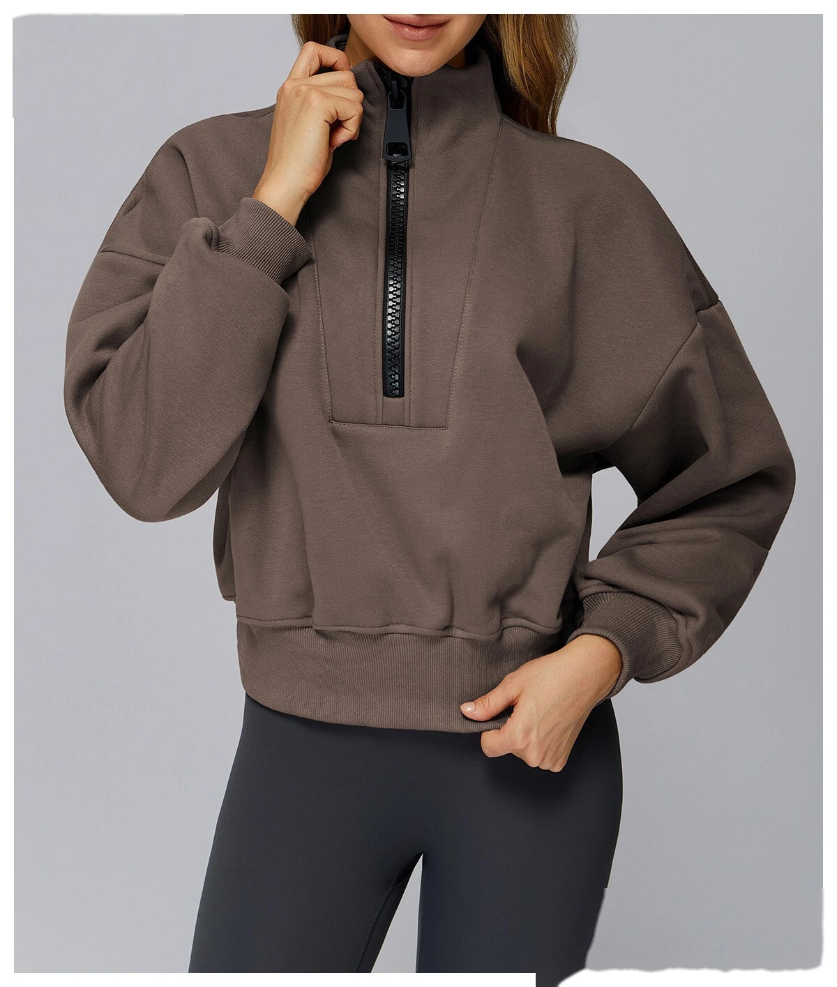 Customized autumn and winter stand collar loose sweater warm and casual outdoor sports sweater top detail