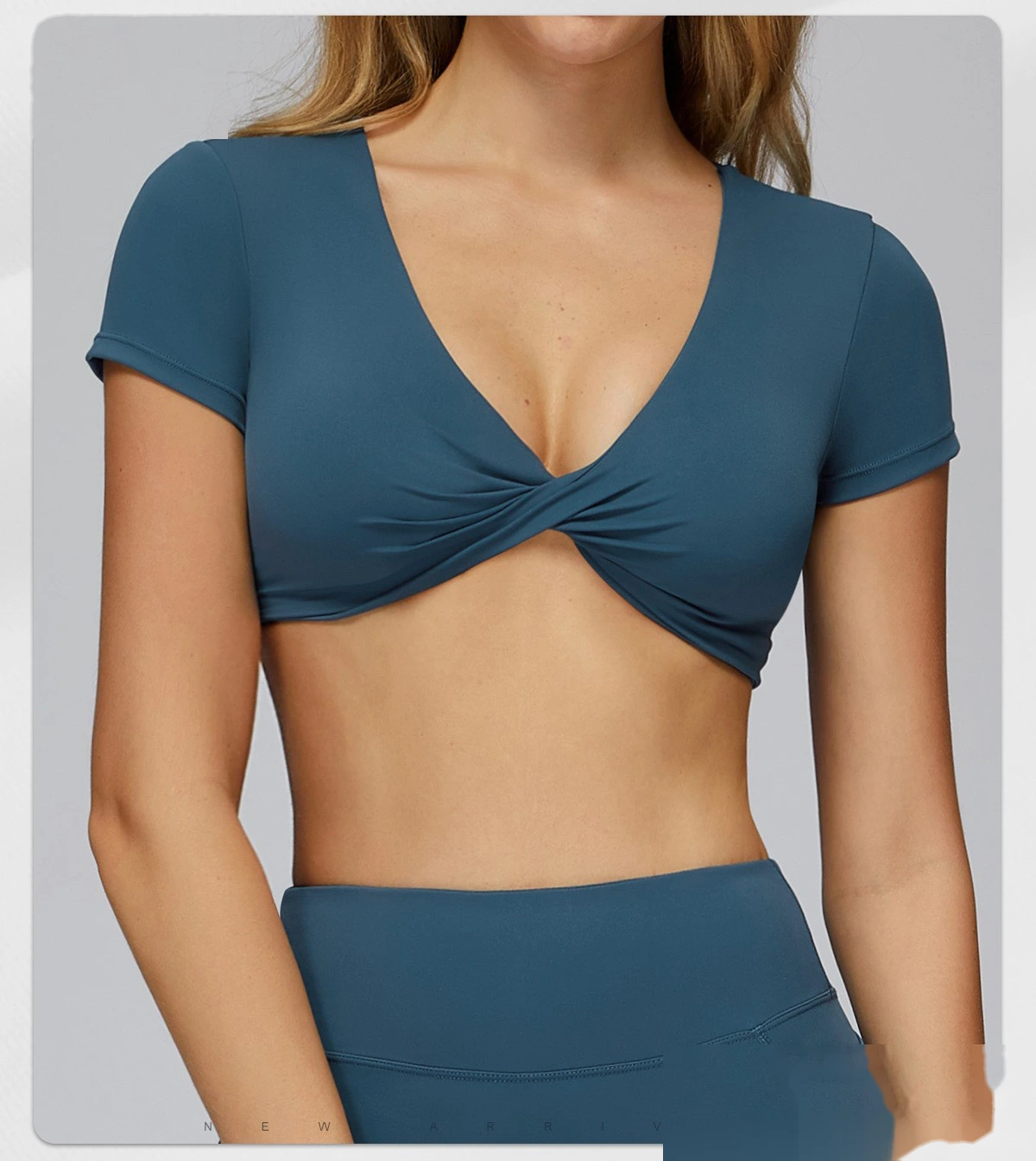 Custom twisted yoga bra tight-fitting quick-drying yoga clothes women's outdoor running fitness sports bra detail