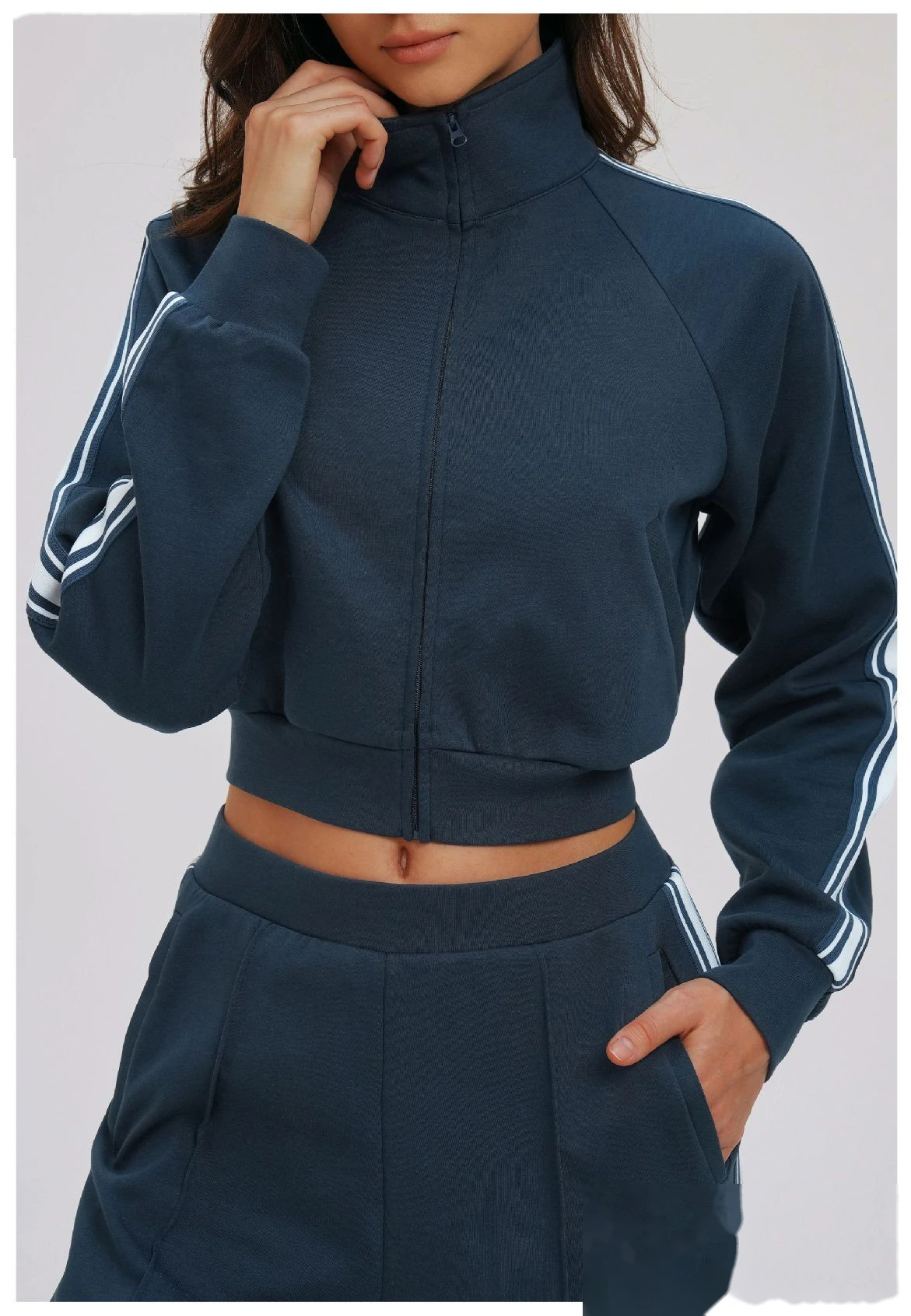 Custom Color Block High-Neck Sports Hoodie - Windproof Zipper Pocket Outdoor Running Jacket detail