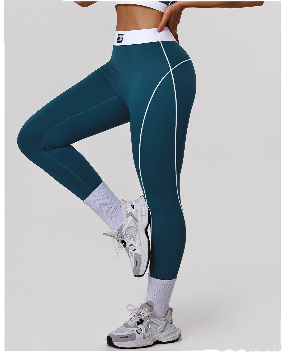 Custom Color Block Yoga Set - Women's High-Waisted Tummy Control T-Line Free Leggings & Sports Bra for Outdoor Running detail