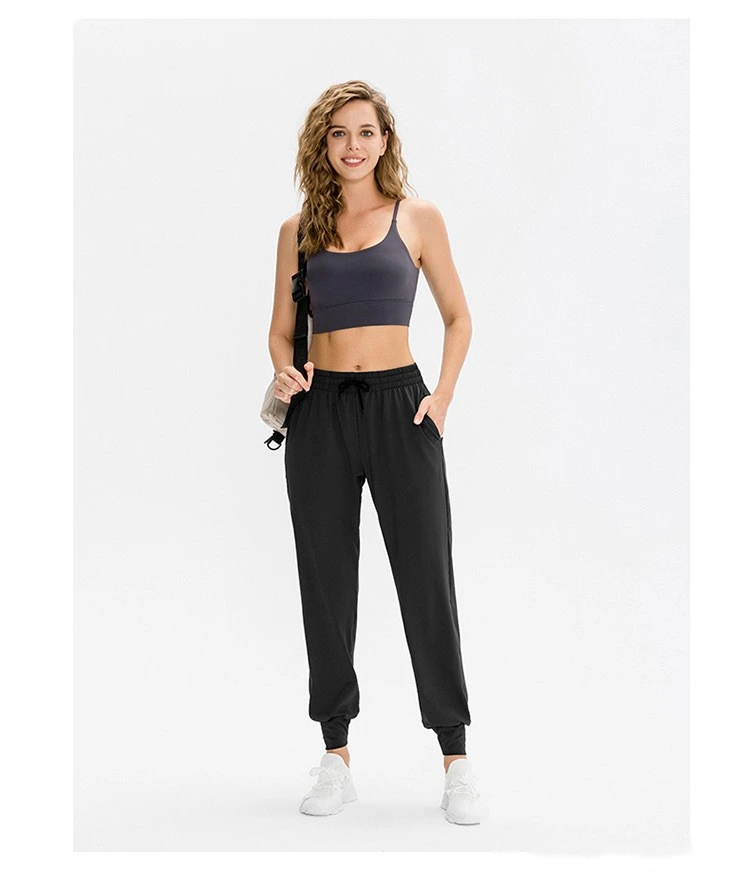 Custom sports pants women's running training yoga pants pocket leisure fitness leg pants detail