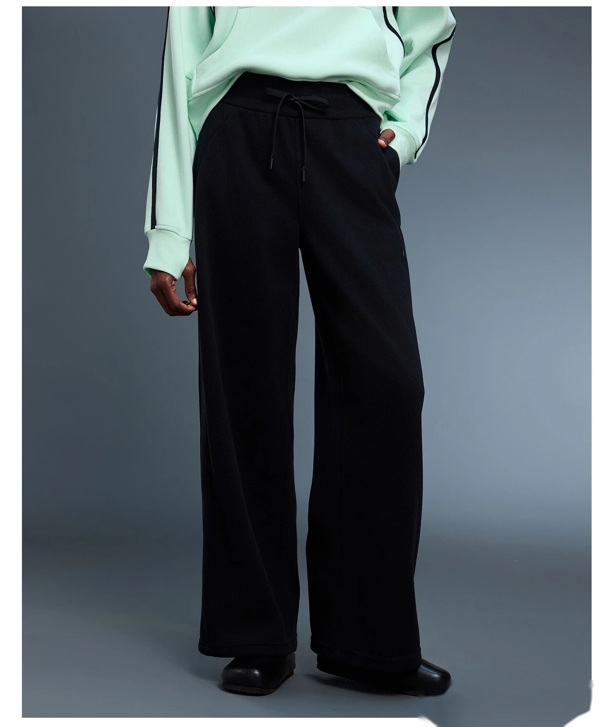 Customized autumn and winter plus velvet thick straight wide-leg pants loose warm sports pants detail