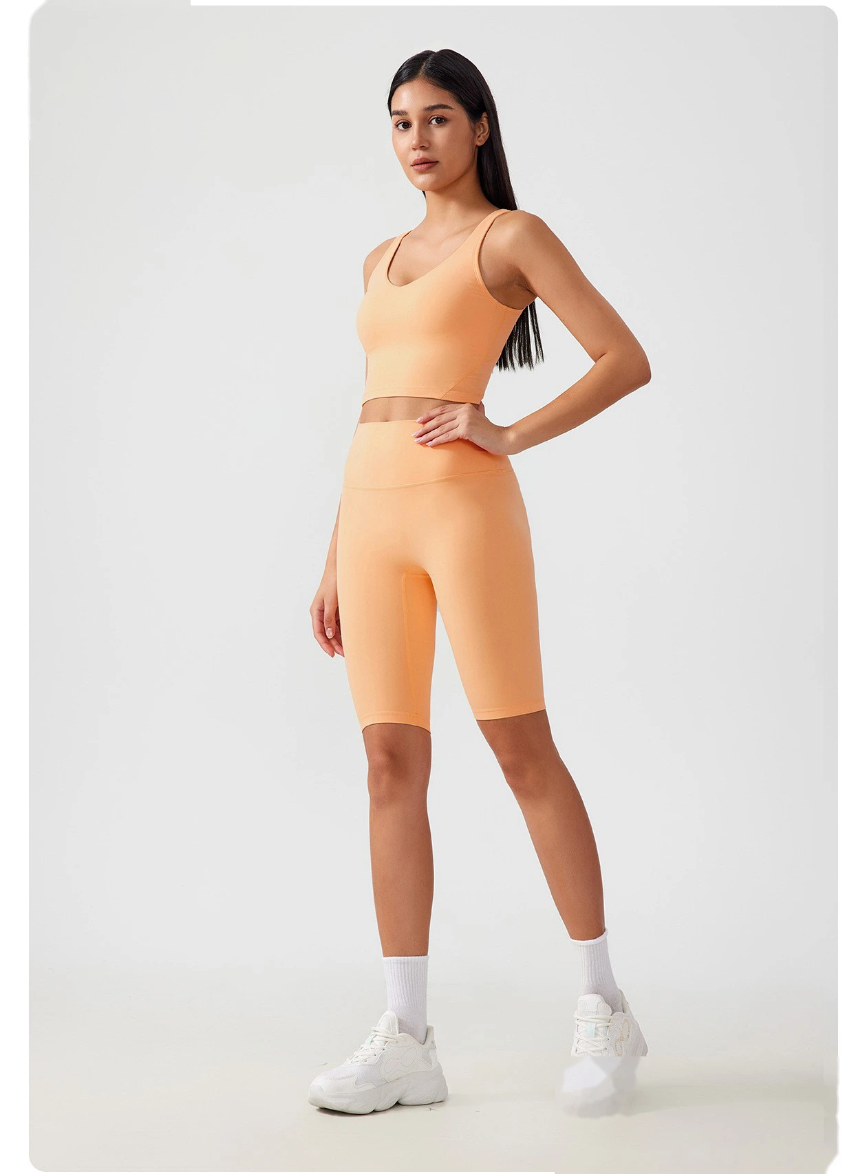 Custom-made yoga shorts with no embarrassing lines, belly-lifting and hip-lifting fitness pants. detail