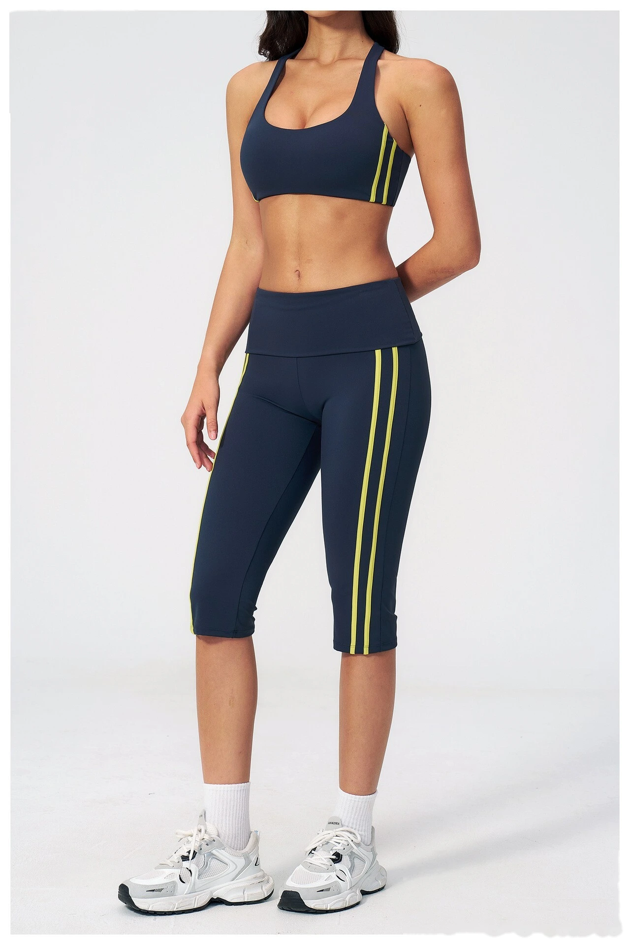 Custom Slim Fit Beauty Back Yoga Set Women, Outer Wear Quick Dry Running Fitness Activewear Set detail