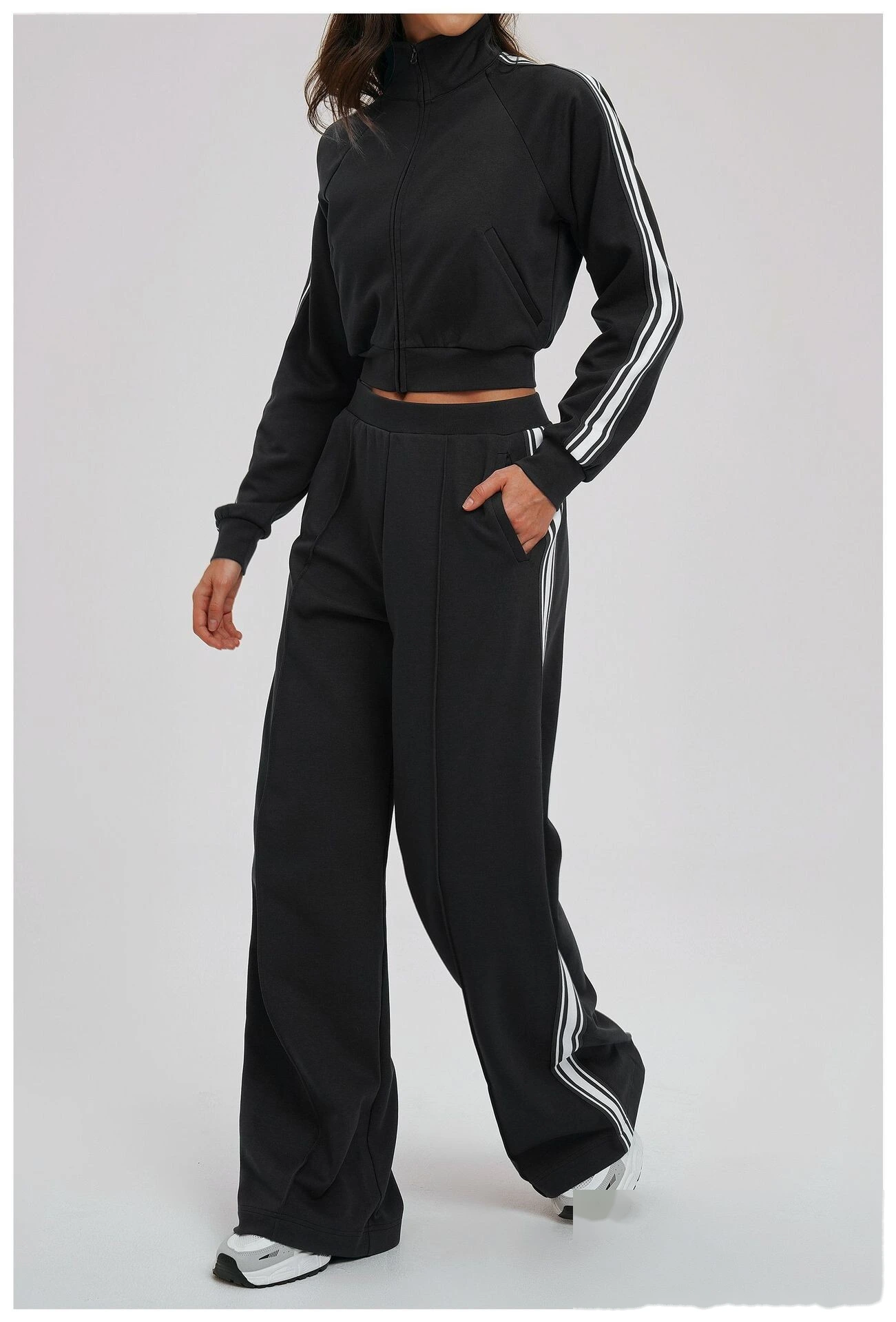Bulk Custom Vertical Stripe Sports Pants - Loose Fit Comfortable Outdoor Running Casual Sweatpants detail