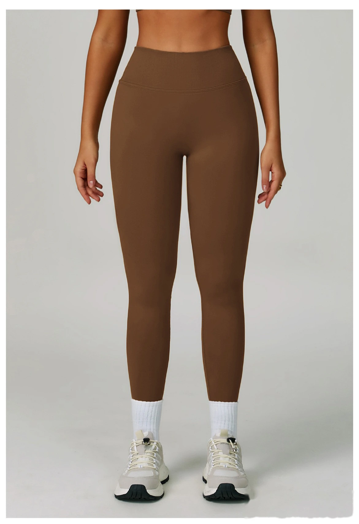 Customized seamless yoga pants V-shaped tight-fitting running quick-drying fitness pants detail
