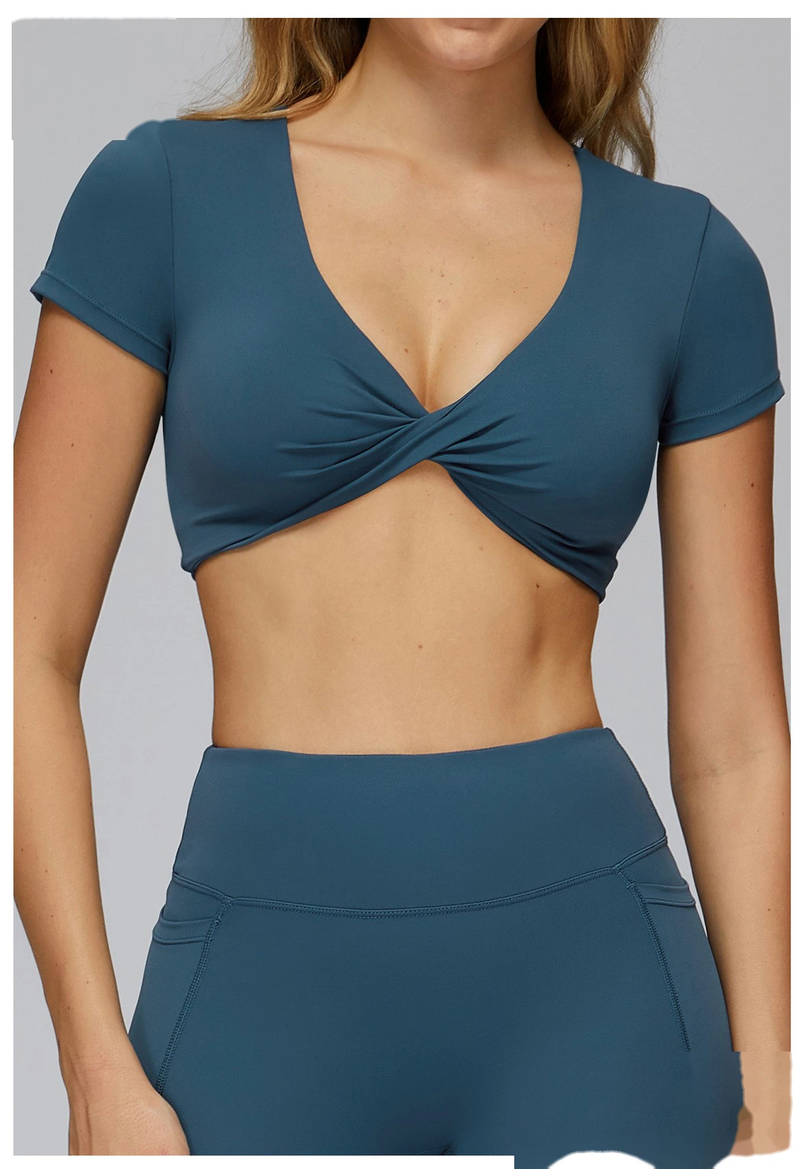 Custom twisted yoga bra tight-fitting quick-drying yoga clothes women's outdoor running fitness sports bra detail