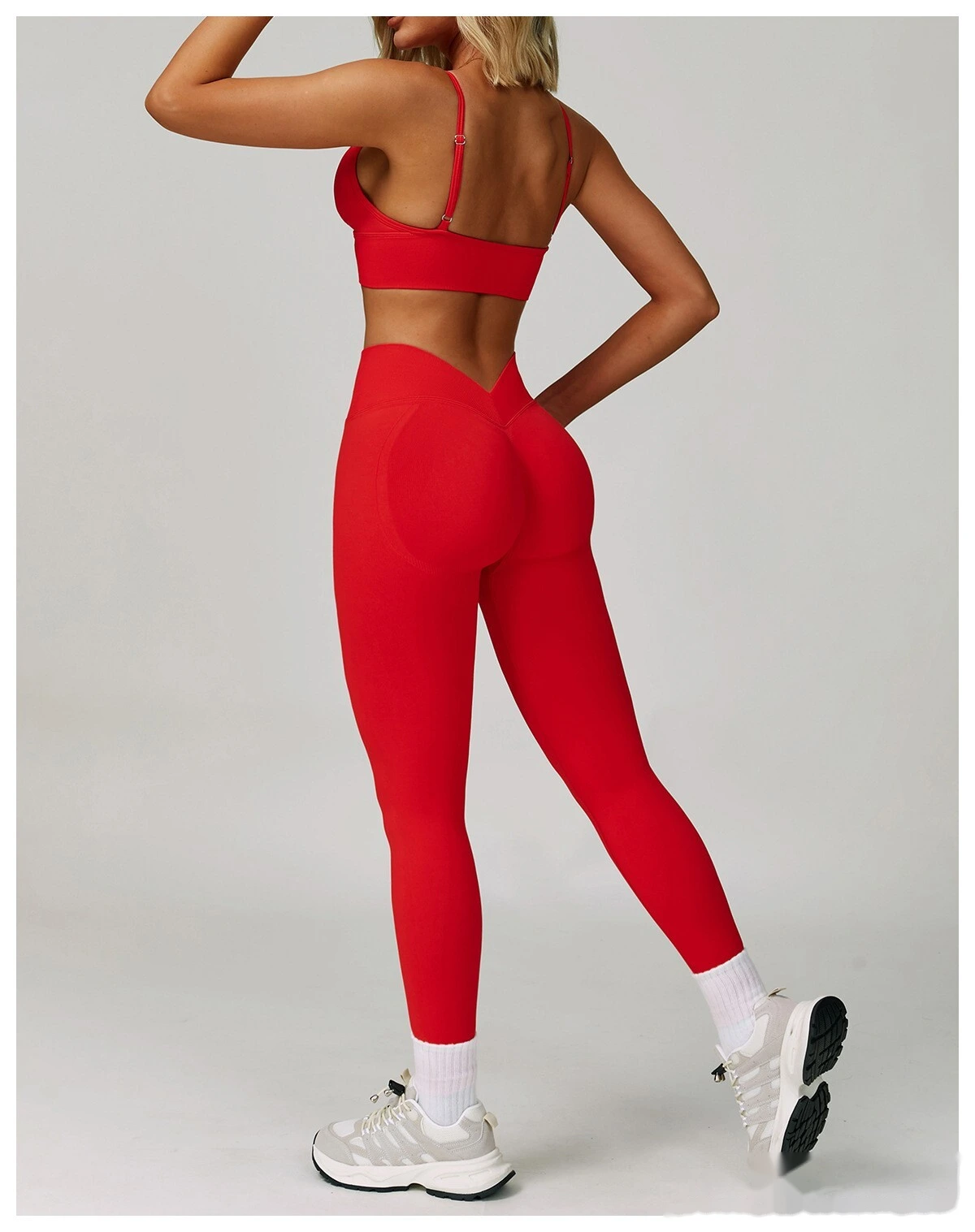 Customized seamless yoga pants V-shaped tight-fitting running quick-drying fitness pants detail