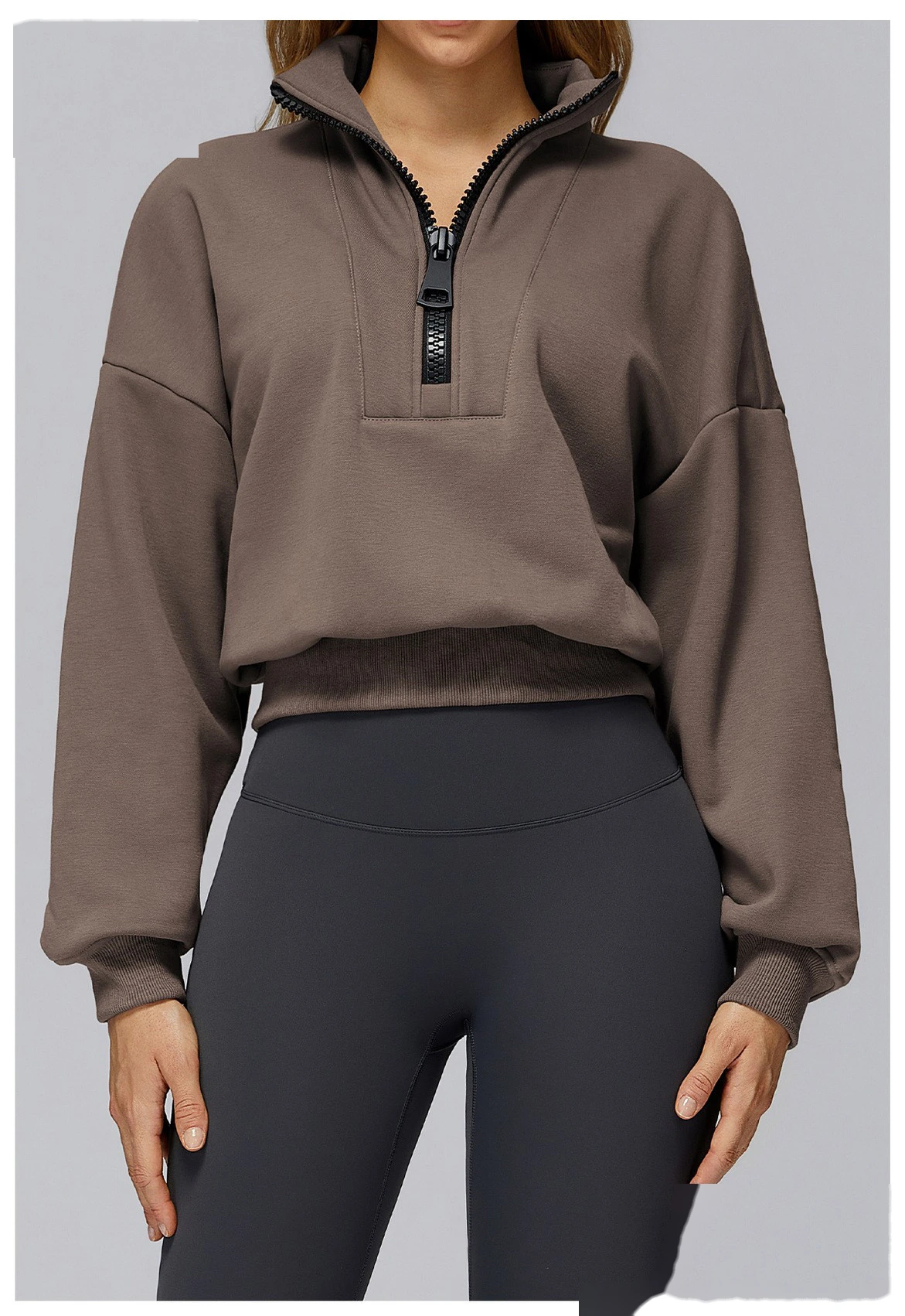 Customized autumn and winter stand collar loose sweater warm and casual outdoor sports sweater top detail