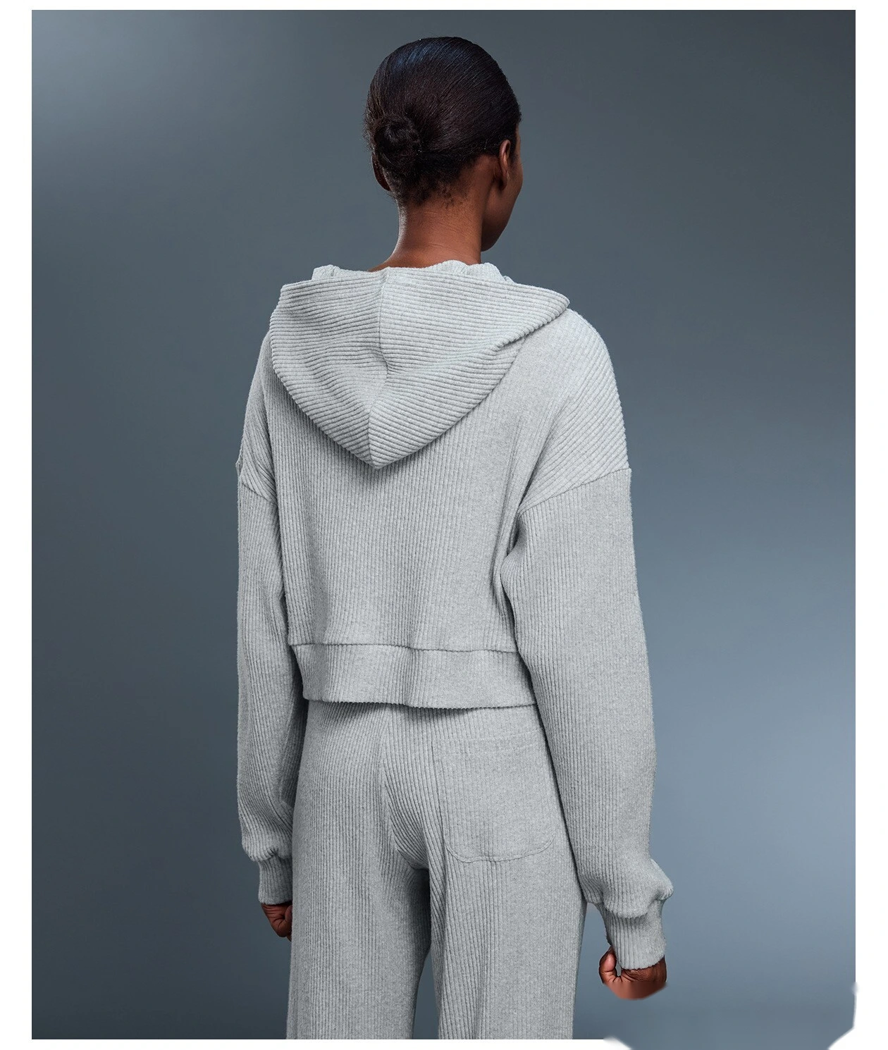 Customized loose hooded sports fitness sweater women's short yoga casual knit pullover detail