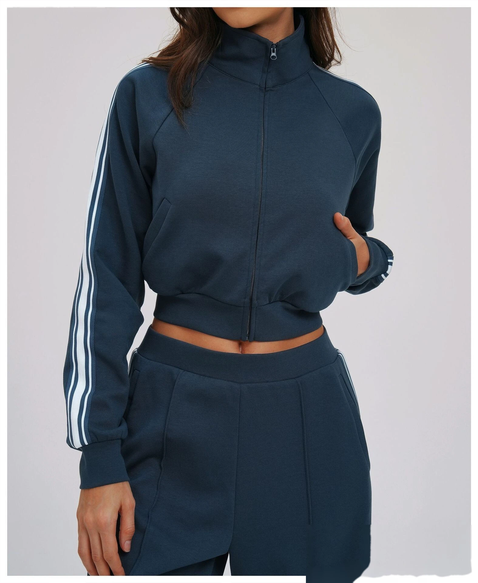 Custom Color Block High-Neck Sports Hoodie - Windproof Zipper Pocket Outdoor Running Jacket detail