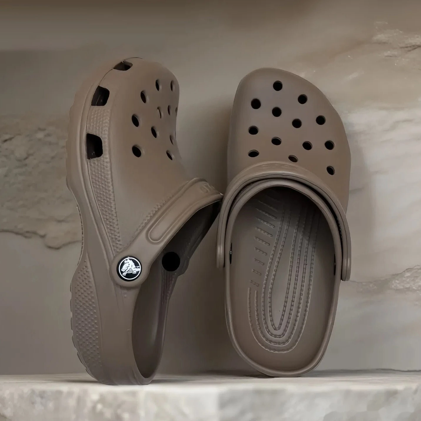 Customized fishing hole shoes Baotou sandals outdoor non-slip wear-resistant sports wading slippers detail