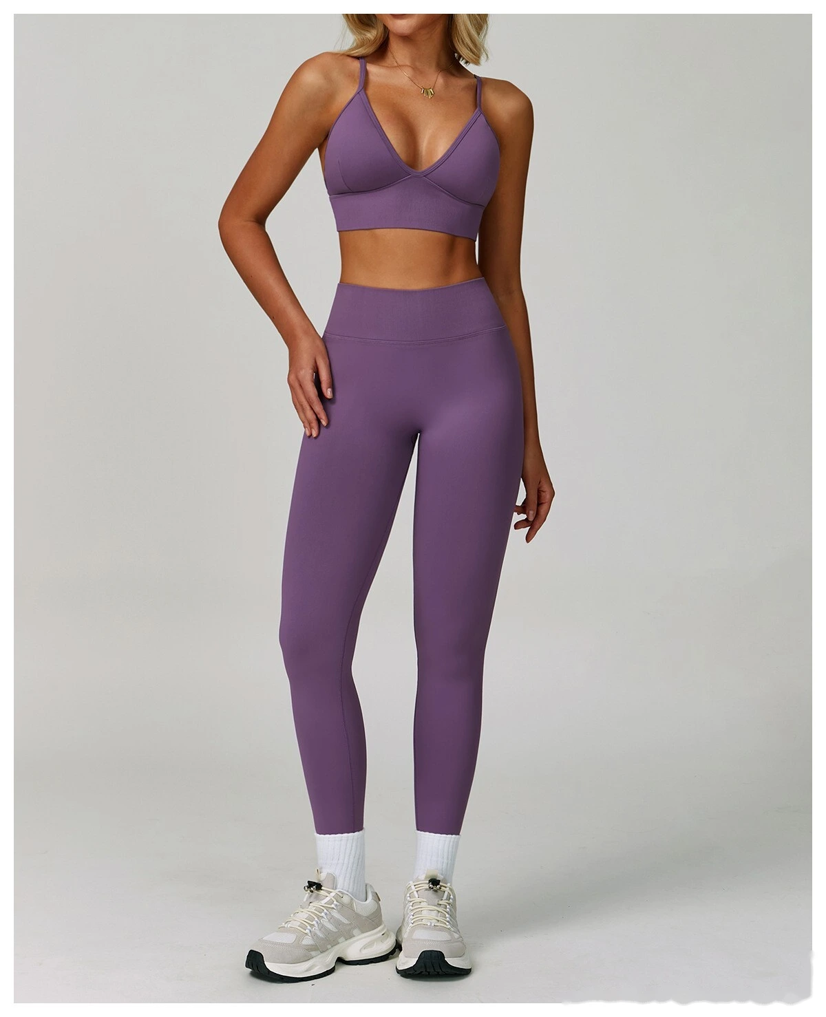 Customized seamless yoga pants V-shaped tight-fitting running quick-drying fitness pants detail