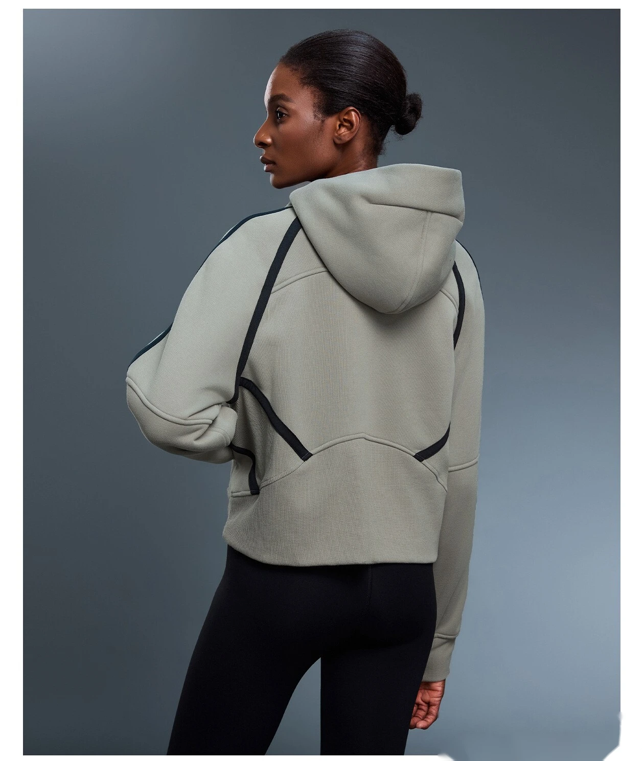 Customized high-necked semi-zipper hooded women's velvet loose contrast sports coat sweater detail