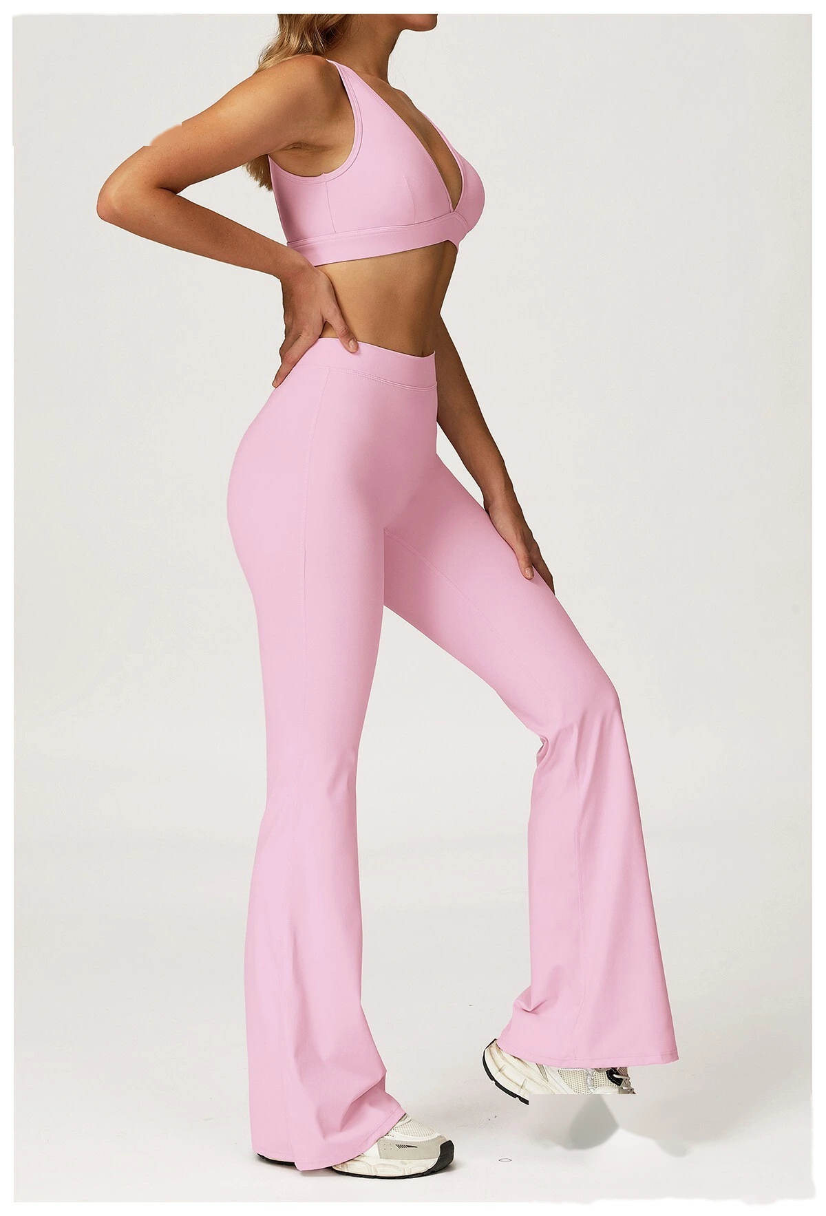 Customized European and American sports pants, high waist, tight body, wide legs and slim trumpet fitness pants. detail