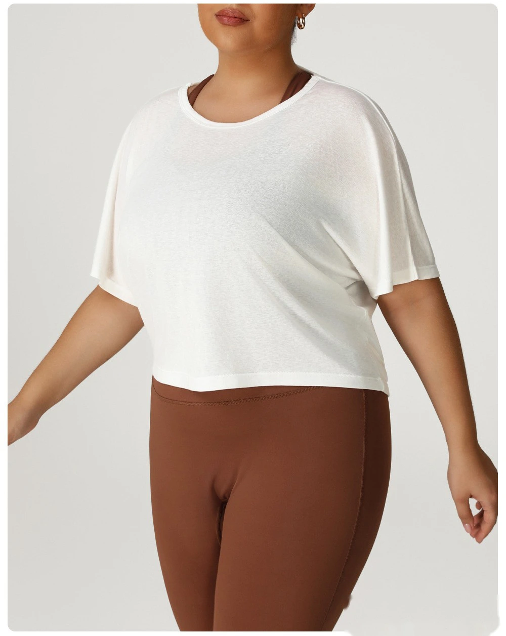 Custom-made plus-size sports blouses, fitness clothes, T-shirts and women's plus-size yoga clothes tops. detail