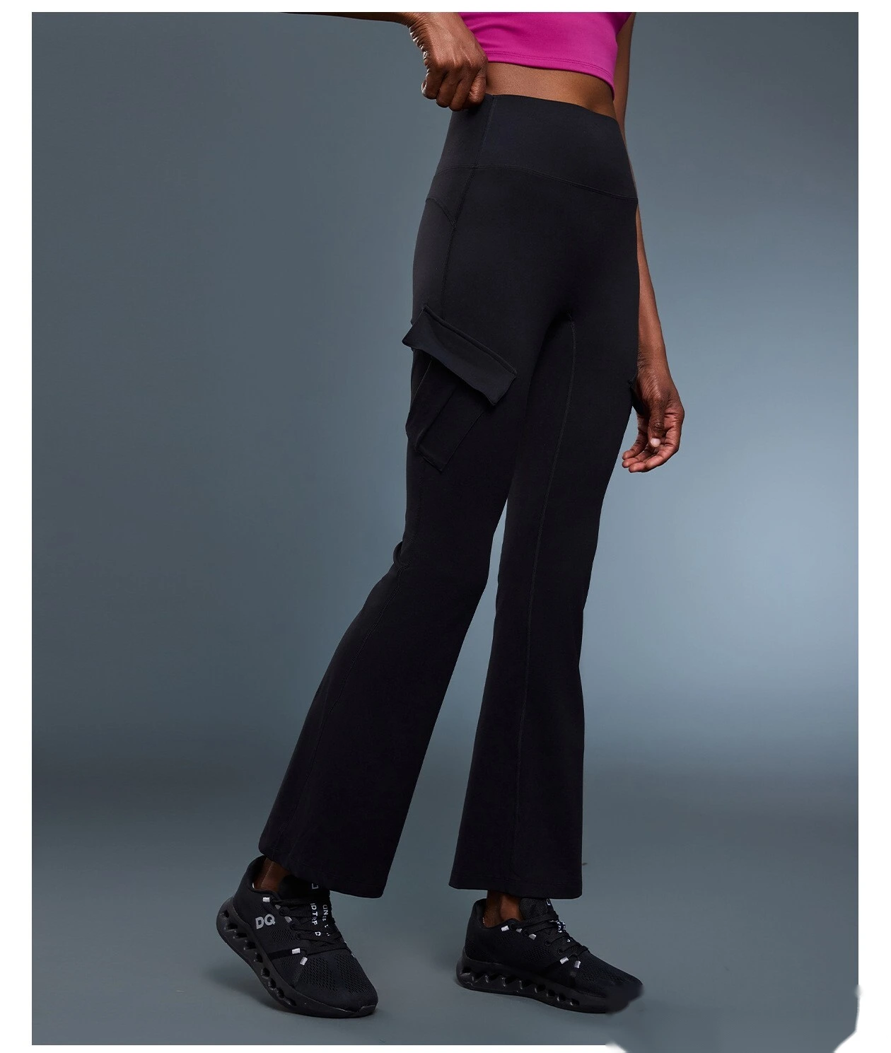 Customized tight-fitting elastic hip lifting tooling pocket bell pants high waist abdomen yoga pants detail