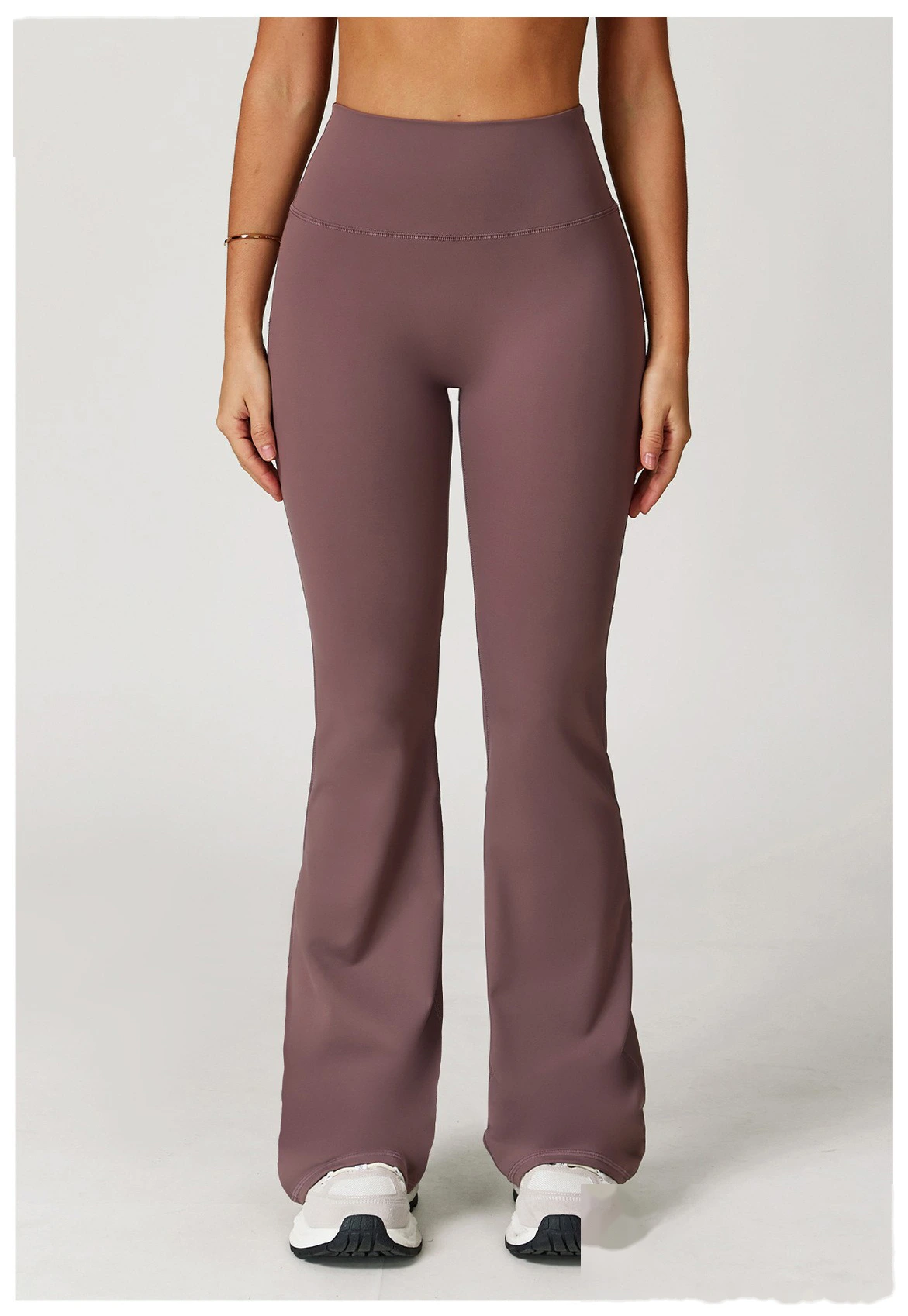 Soft and comfortable flared pants, wide legs and slim trousers, outdoor running and fitness pants detail