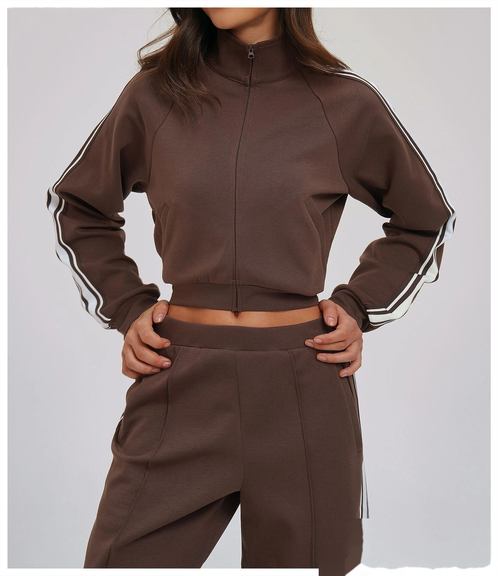 Custom Color Block High-Neck Sports Hoodie - Windproof Zipper Pocket Outdoor Running Jacket detail