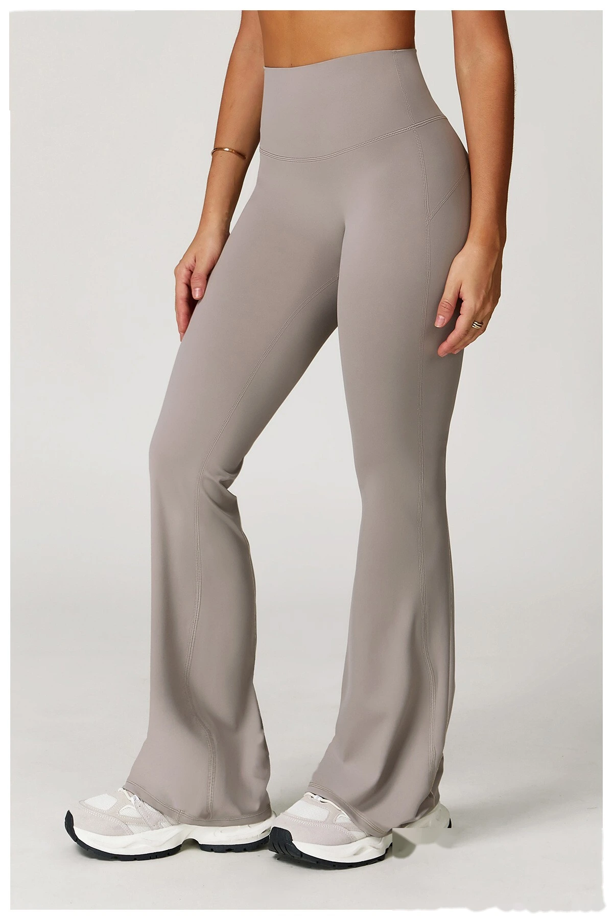 Soft and comfortable flared pants, wide legs and slim trousers, outdoor running and fitness pants detail