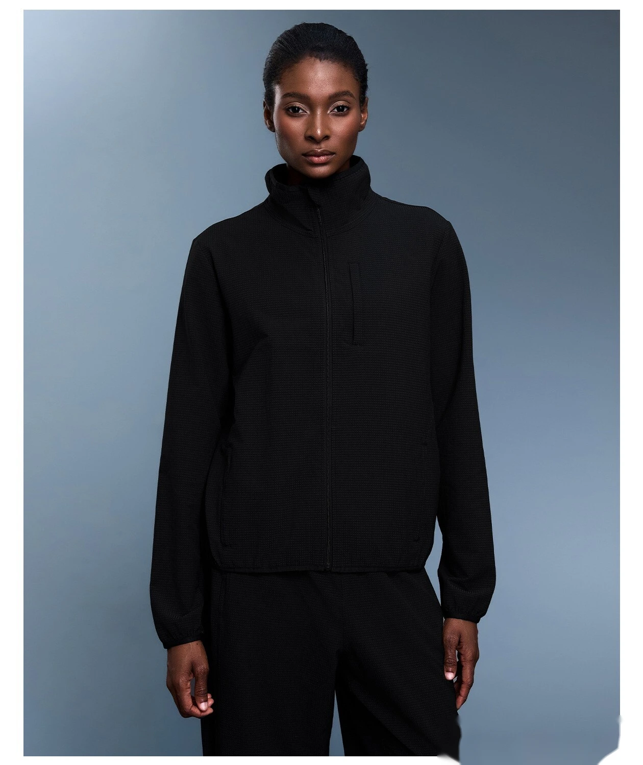 Customized outdoor lightweight sports long sleeve thin velvet warm and casual coat for women in autumn detail
