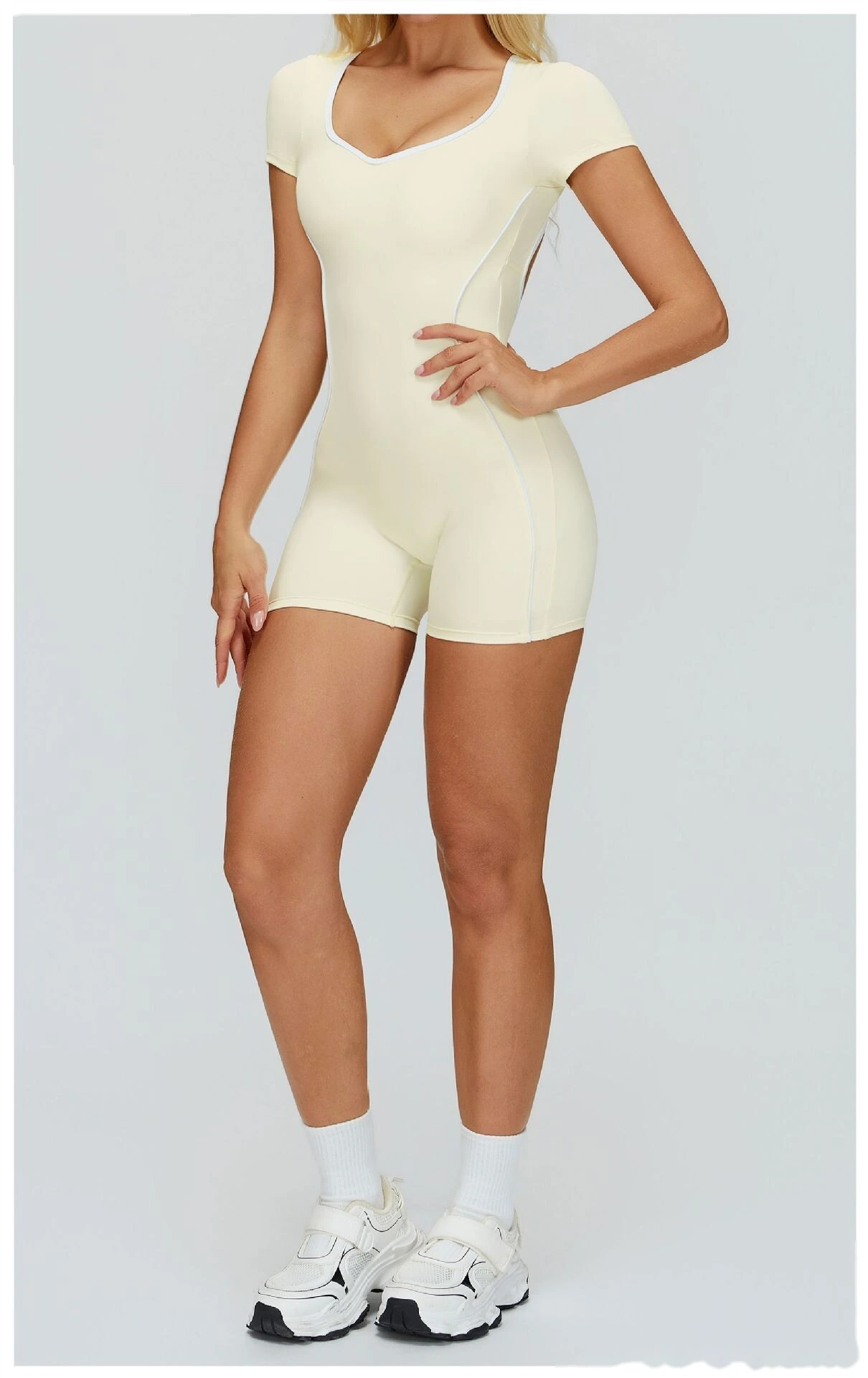 Custom Naked-Feel Yoga Jumpsuit - Women’s Color Block Openwork Cutout Back Tight Fitness Running Bodysuit detail